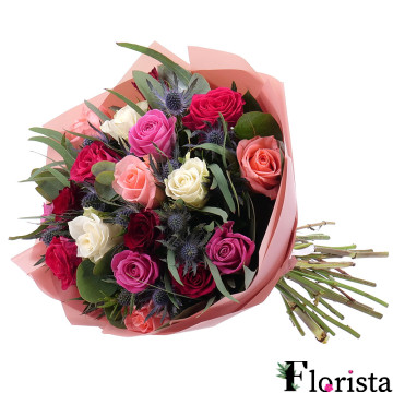 Assembled bouquet of roses