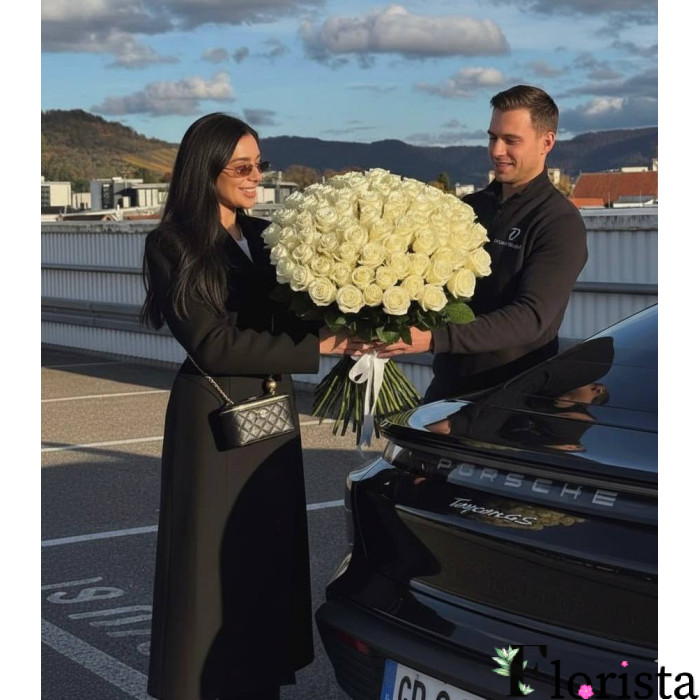 Stuttgart, Deutschland – Strauß aus 101 weißen Rosen