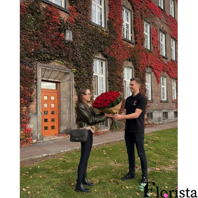 Варшава, Польща - Букет із 101 червоних троянд