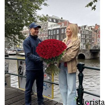 Amsterdam, Niederlande – Strauß aus 101 Rosen