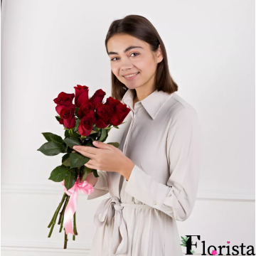 9 червоних троянд