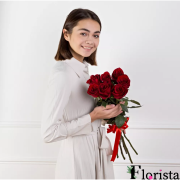 7 червоних троянд