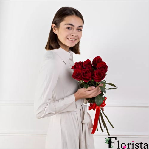 7 червоних троянд