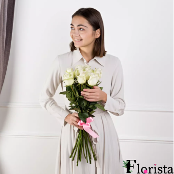 Букет 11 білих троянд (50см)