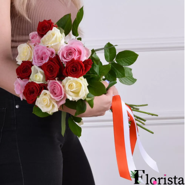 15 різнокольорових троянд - троянди преміум (60см-70см)