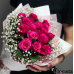 Рожеві троянди з гіпсофілою - троянди преміум класу
