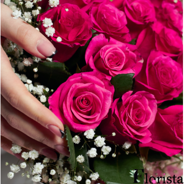 Рожеві троянди з гіпсофілою - троянди преміум класу
