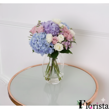 Букет гортензій і троянд