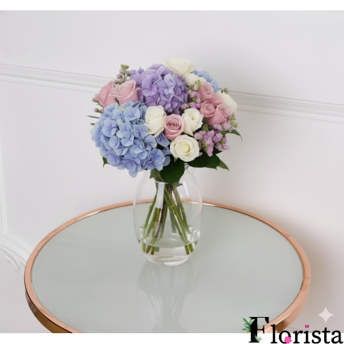 Букет гортензій і троянд