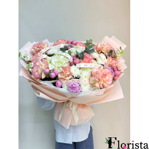 Актау, Казахстан - збірний букет квітів