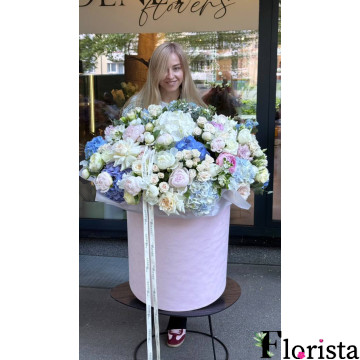 Берлін, Німеччина - збірний букет квітів у коробці