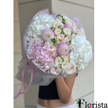 Варшава, Польща - Збірний букет квітів