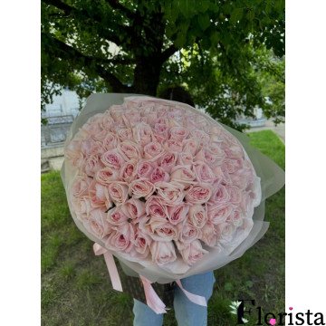 Kiew, Ukraine - Strauß mit 101 Rosen